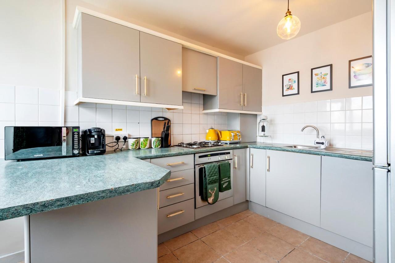 Lovely 4 Bedroom Flat In Wandsworth- Londres Extérieur photo