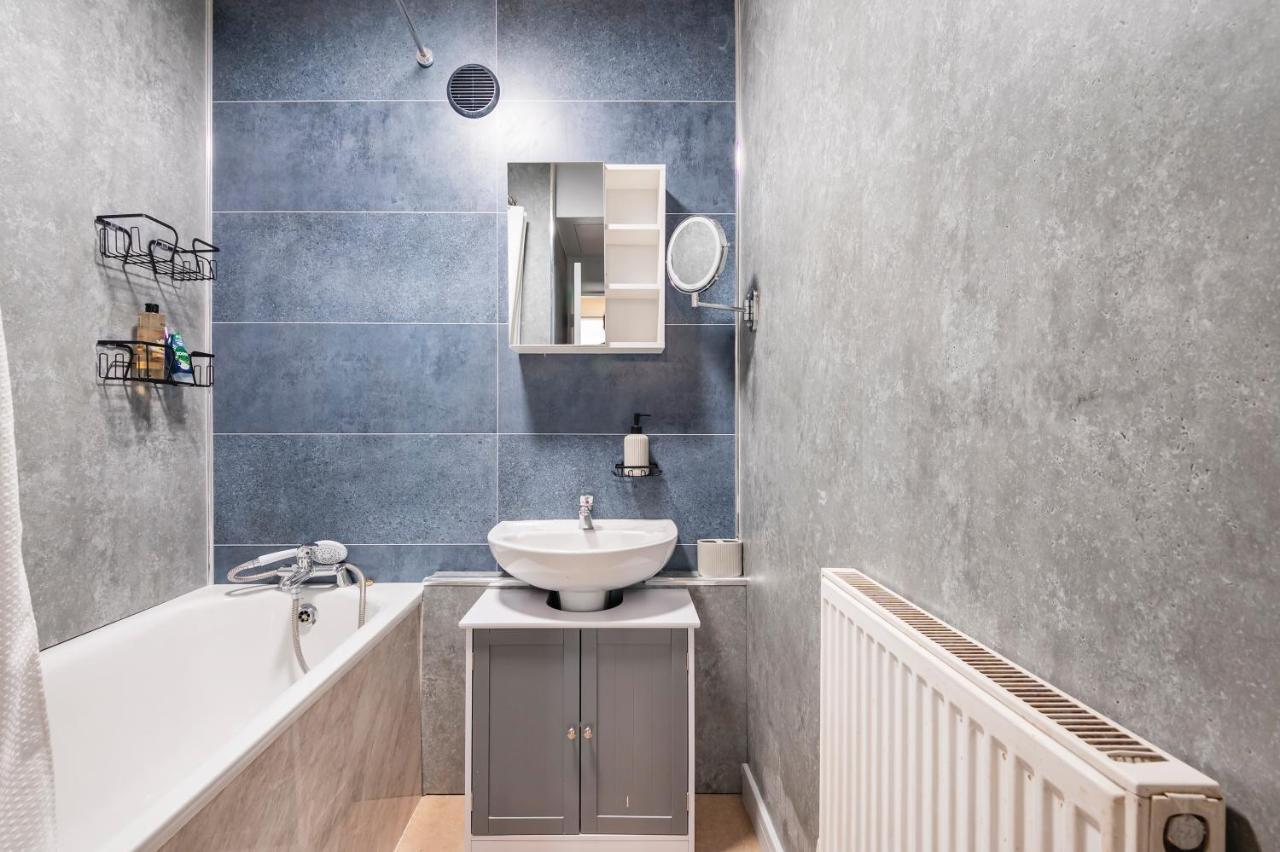Lovely 4 Bedroom Flat In Wandsworth- Londres Extérieur photo