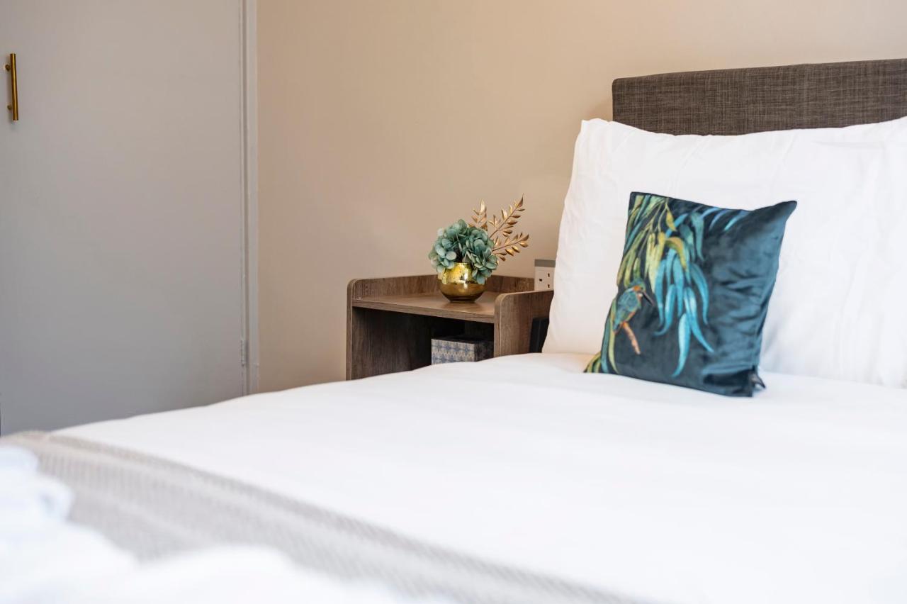Lovely 4 Bedroom Flat In Wandsworth- Londres Extérieur photo