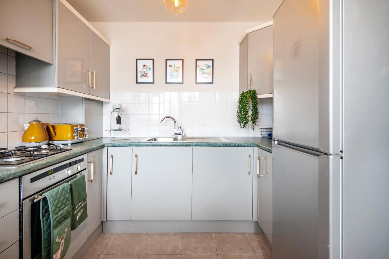Lovely 4 Bedroom Flat In Wandsworth- Londres Extérieur photo